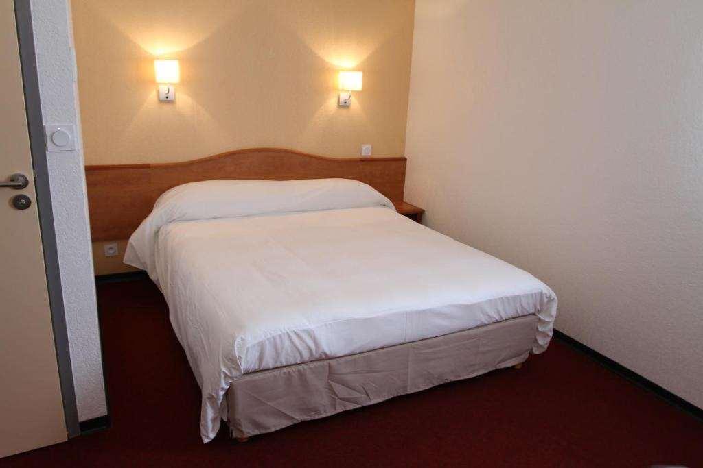 Brit Hotel Confort Villeneuve Sur Lot Bias  Zimmer foto