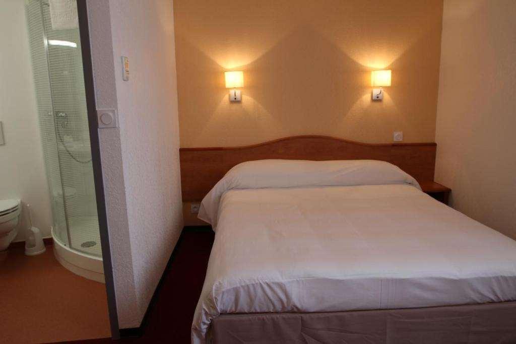 Brit Hotel Confort Villeneuve Sur Lot Bias  Zimmer foto