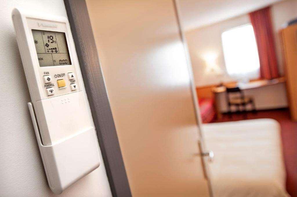 Brit Hotel Confort Villeneuve Sur Lot Bias  Zimmer foto